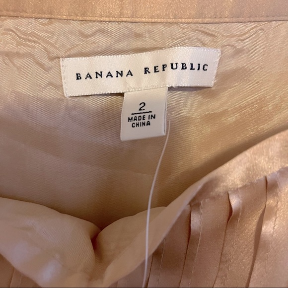 Banana Republic pleated 100% silk skirt size 2 - Picture 3 of 4